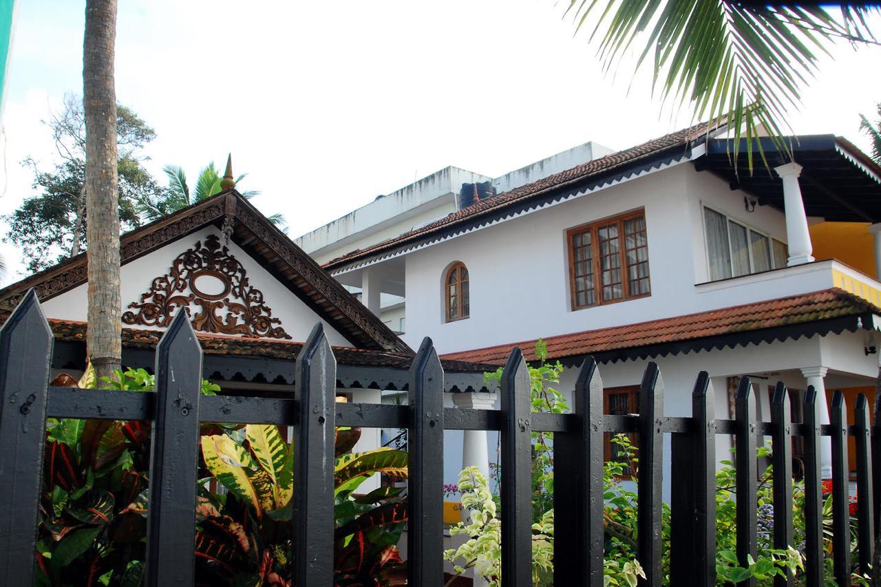 Kovalam Beach Cottage Exterior photo
